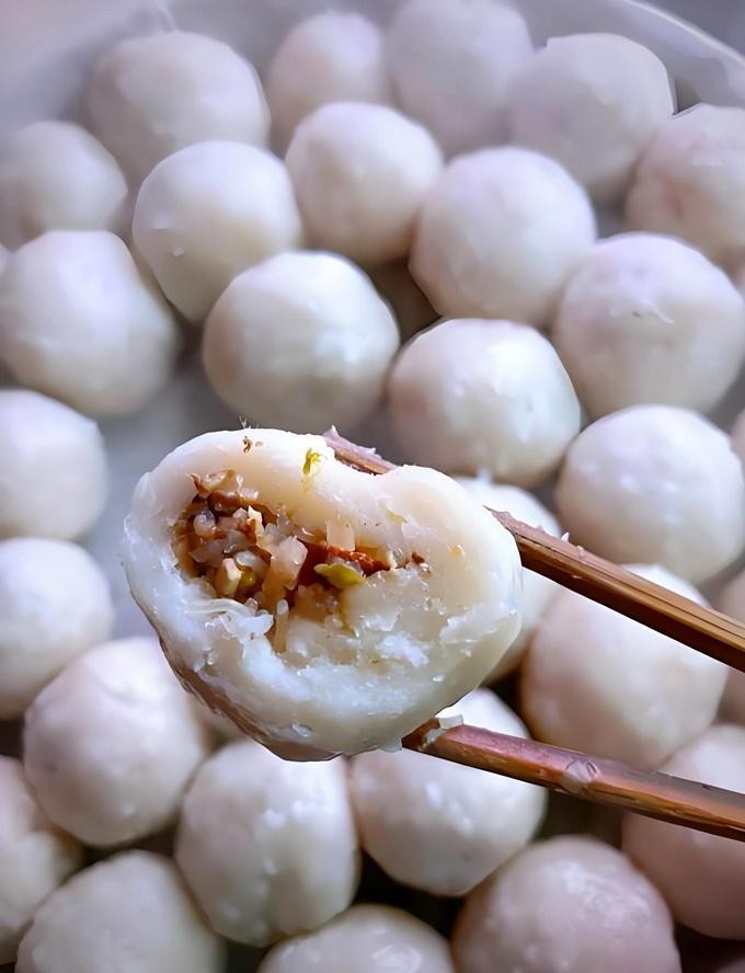 32、蕲州粘米丸子（伍振 摄）.jpg