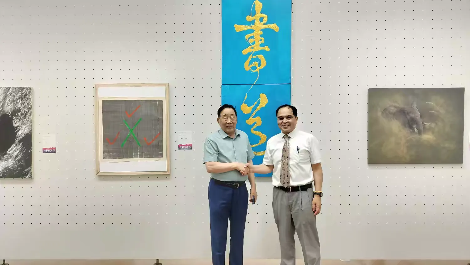 雷人首创 “遛金”立体书法艺术 闪耀大阪美术馆国际艺术展