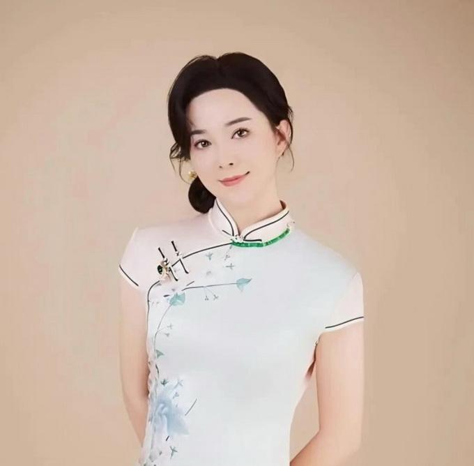 邓丽君唱法传承人著名青年歌手赵雅萱携新歌将唱响第九届中国书画春节联欢晚会北京会场